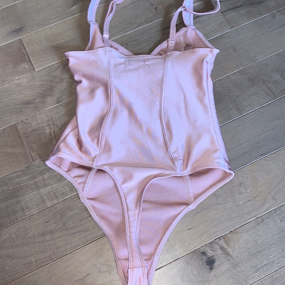 Urban outfitters bodysuit - Picture 4 of 4